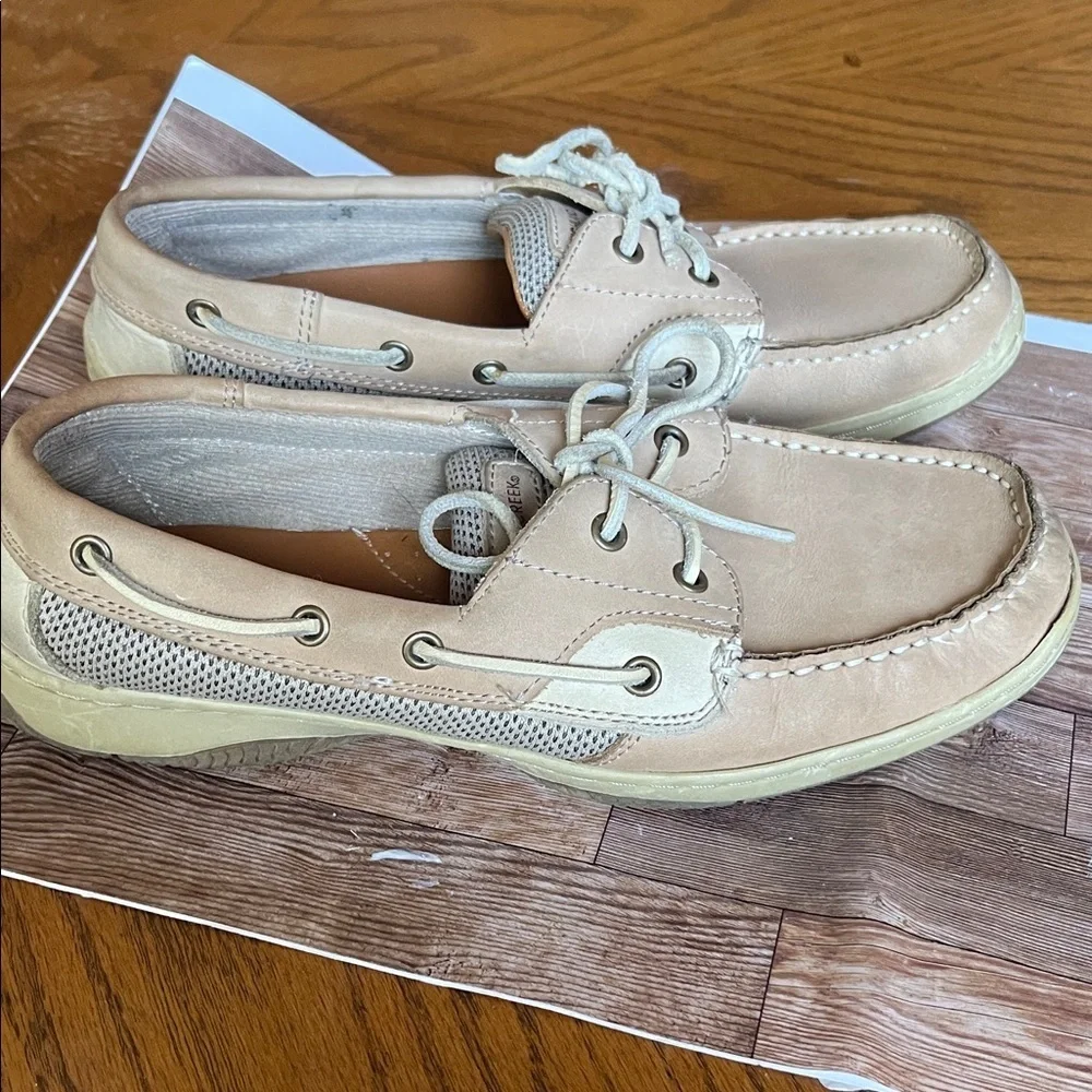 Men's Tan Leather Boat Shoes with Lace-Up Moc Toe